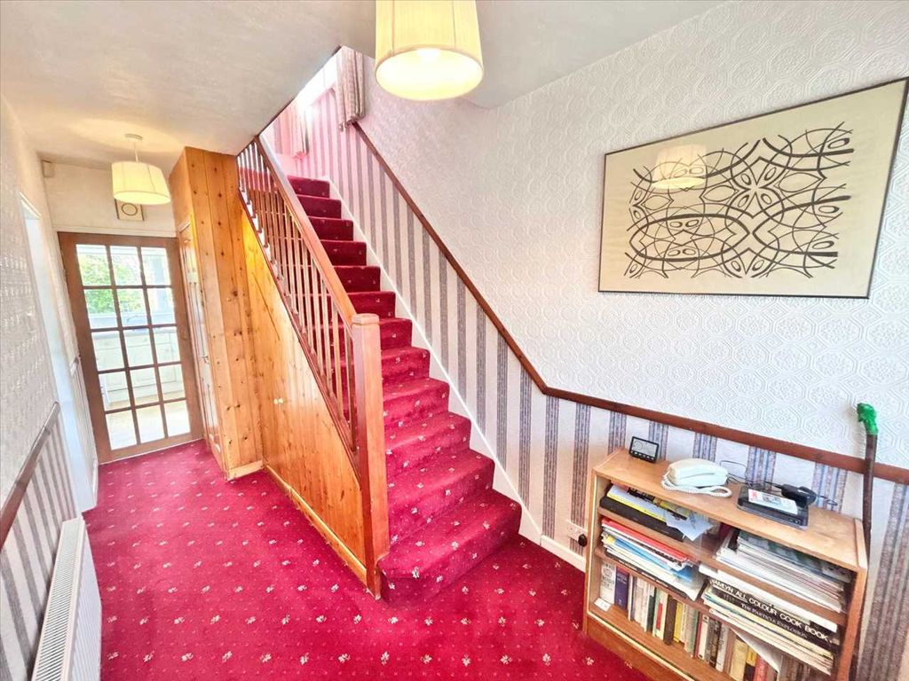 Property photo 3 of 31 Entrance Porch &amp; Hallway