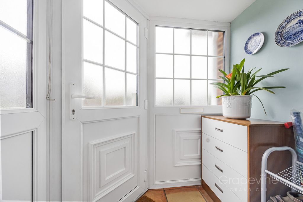 Property photo 3 of 22