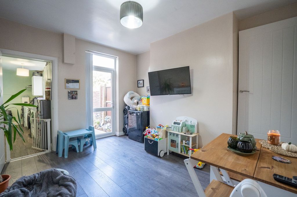 Property photo 3 of 13