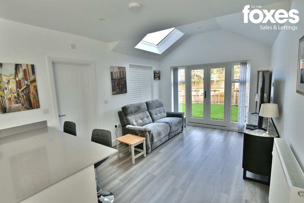 Property photo 2 of 15 5095581