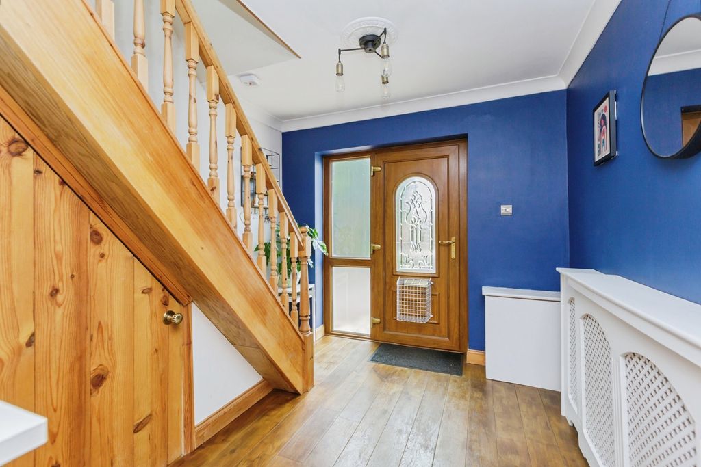 Property photo 3 of 17 Photo