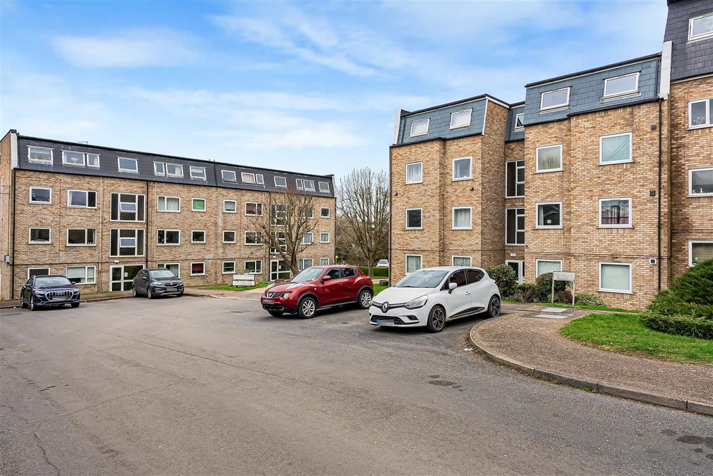 Property photo 3 of 21 4_74800.Jpg