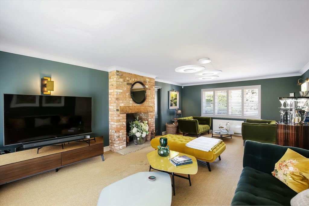 Property photo 2 of 20 Image