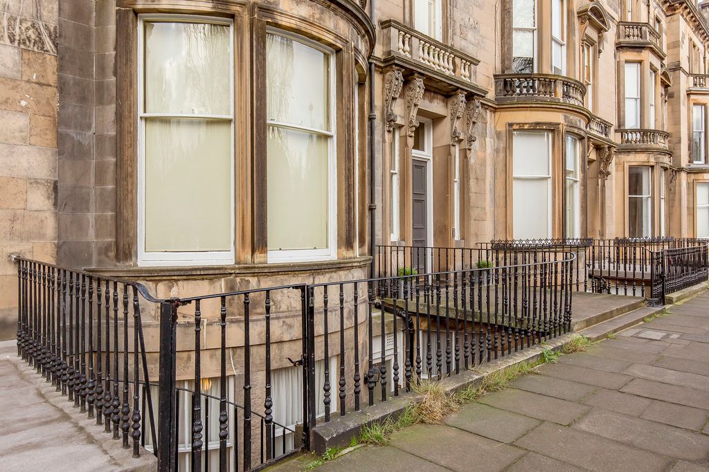 Property photo 3 of 24