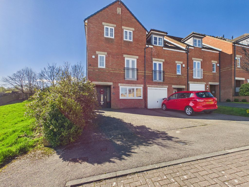 Property photo 1 of 15 External