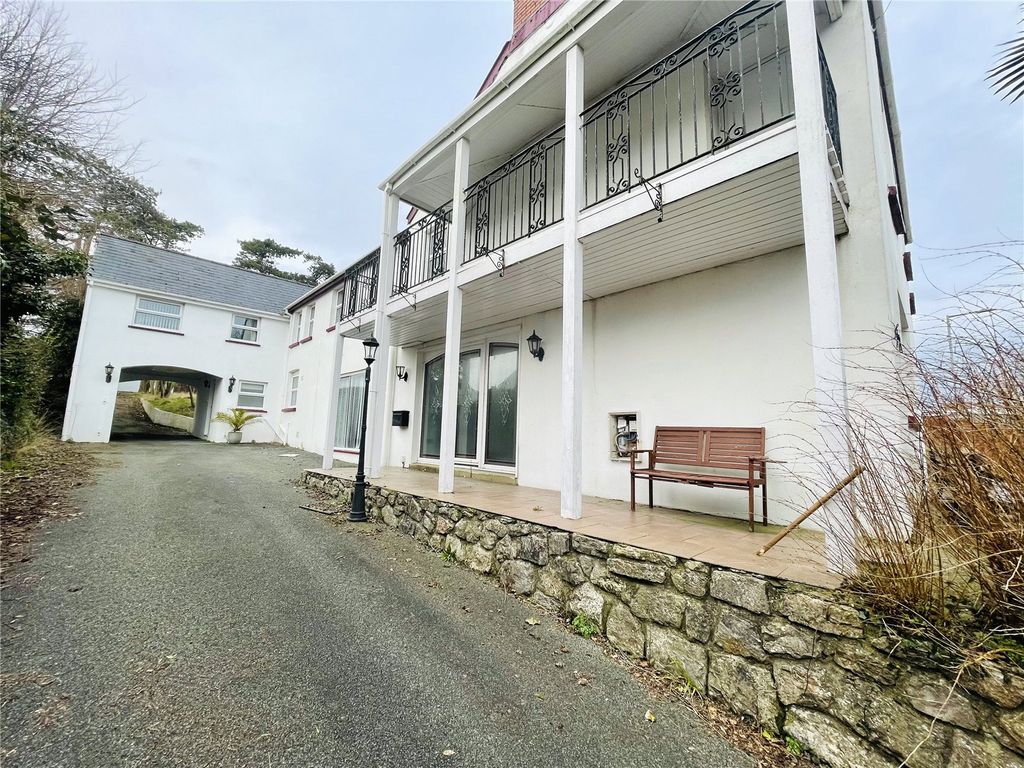 Property photo 1 of 17 Picture No. 12