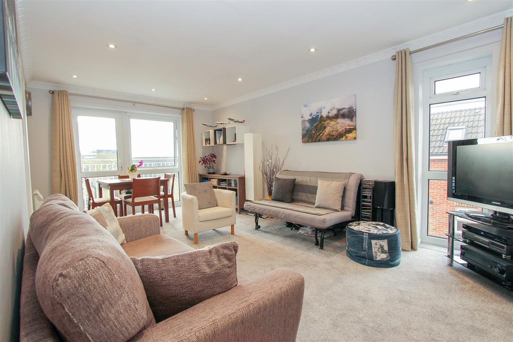 Property photo 2 of 9