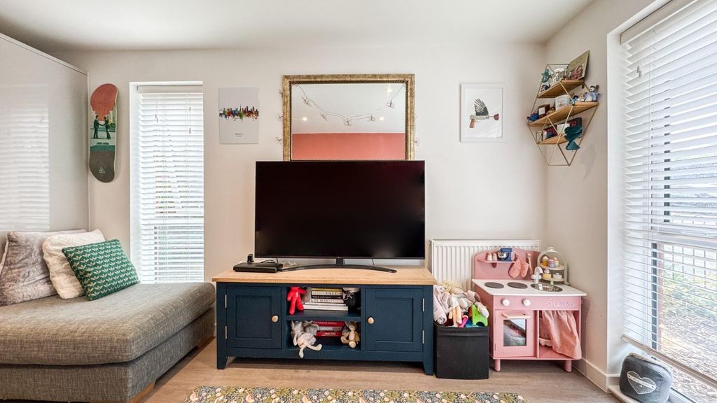 Property photo 2 of 13 Untitled-5930.Jpg