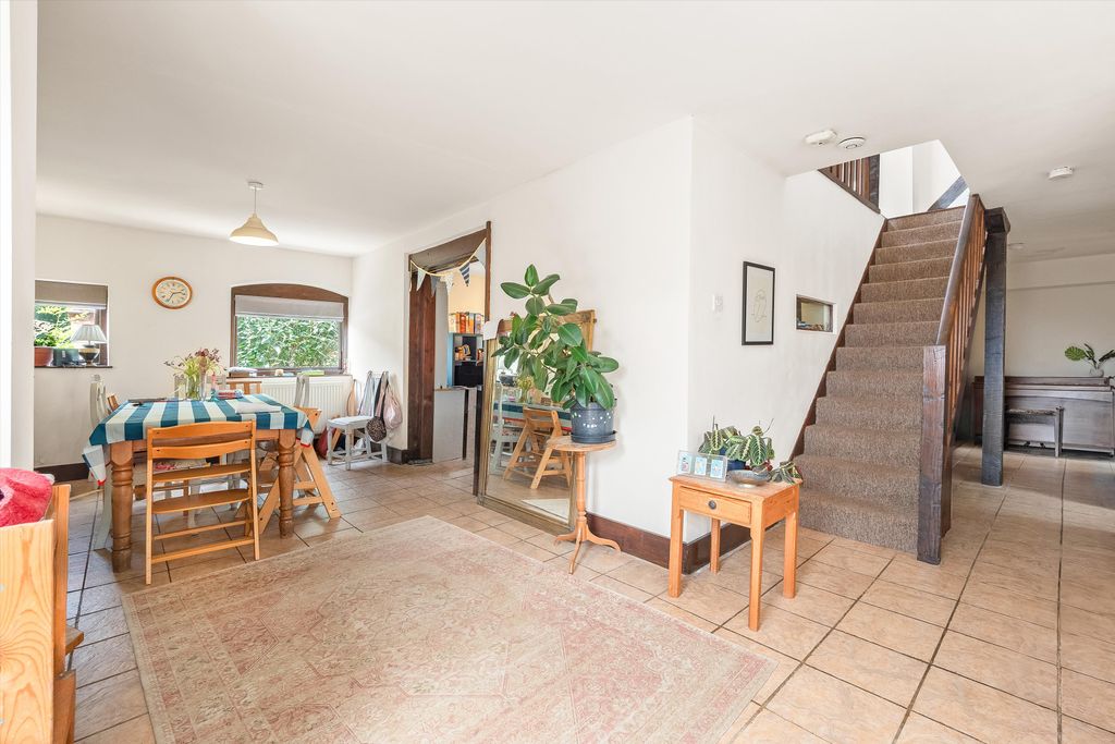 Property photo 3 of 17 Image