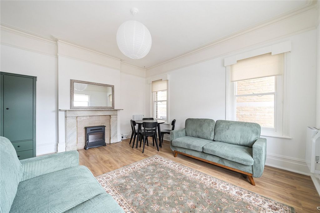 Property photo 2 of 11 Reception