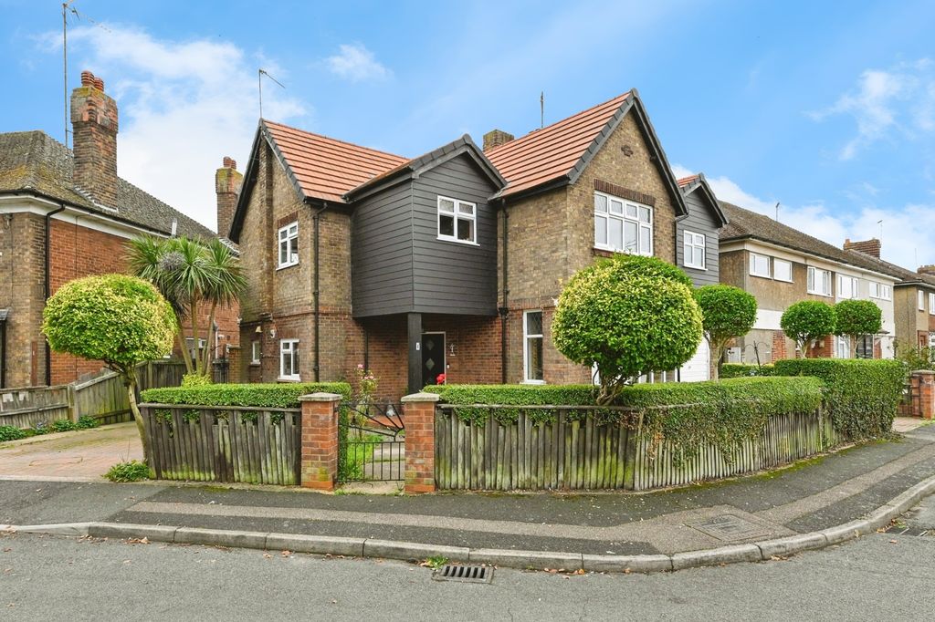 Property photo 1 of 17 Photo