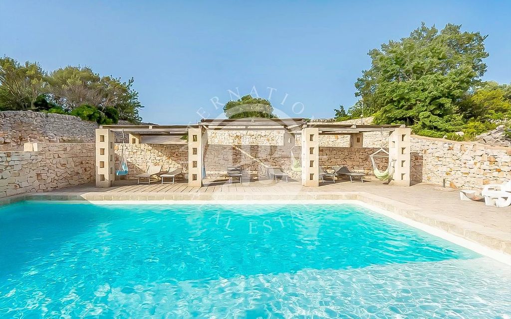 Property photo 2 of 47