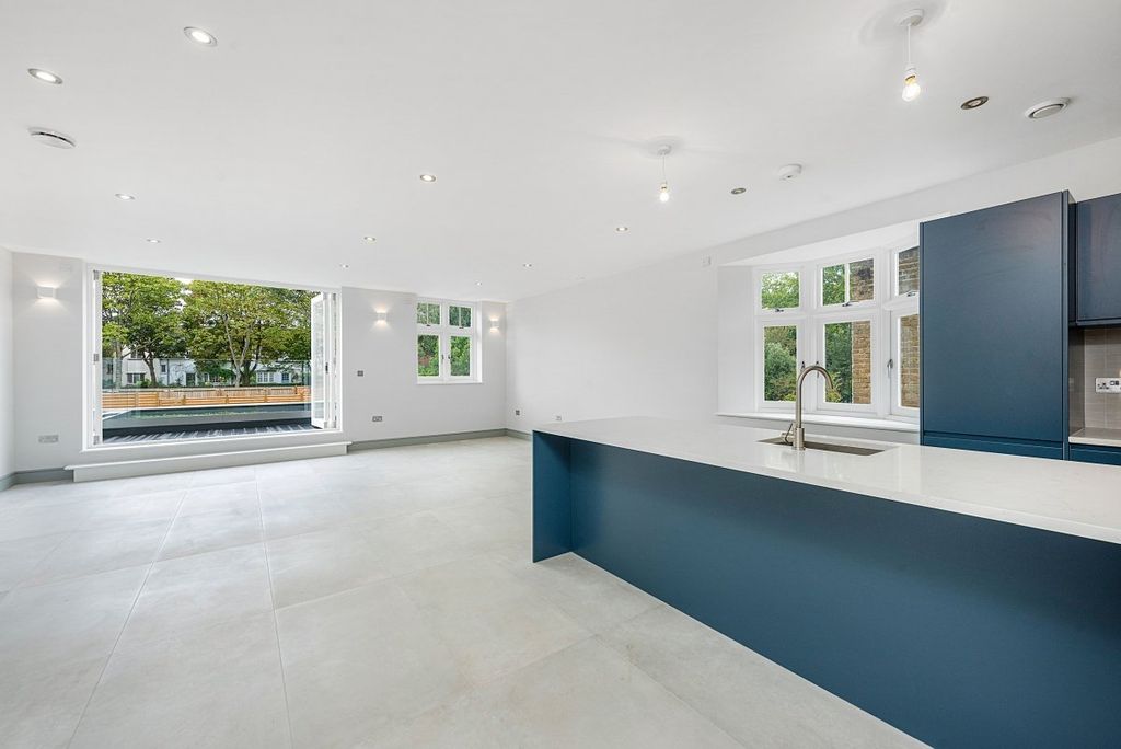 Property photo 1 of 13 Picture No. 01