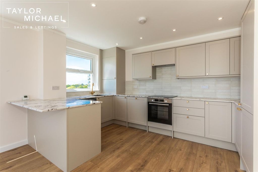 Additional image 27 of 2 bed flat to rentThe Esplanade, Selden, Worthing BN11