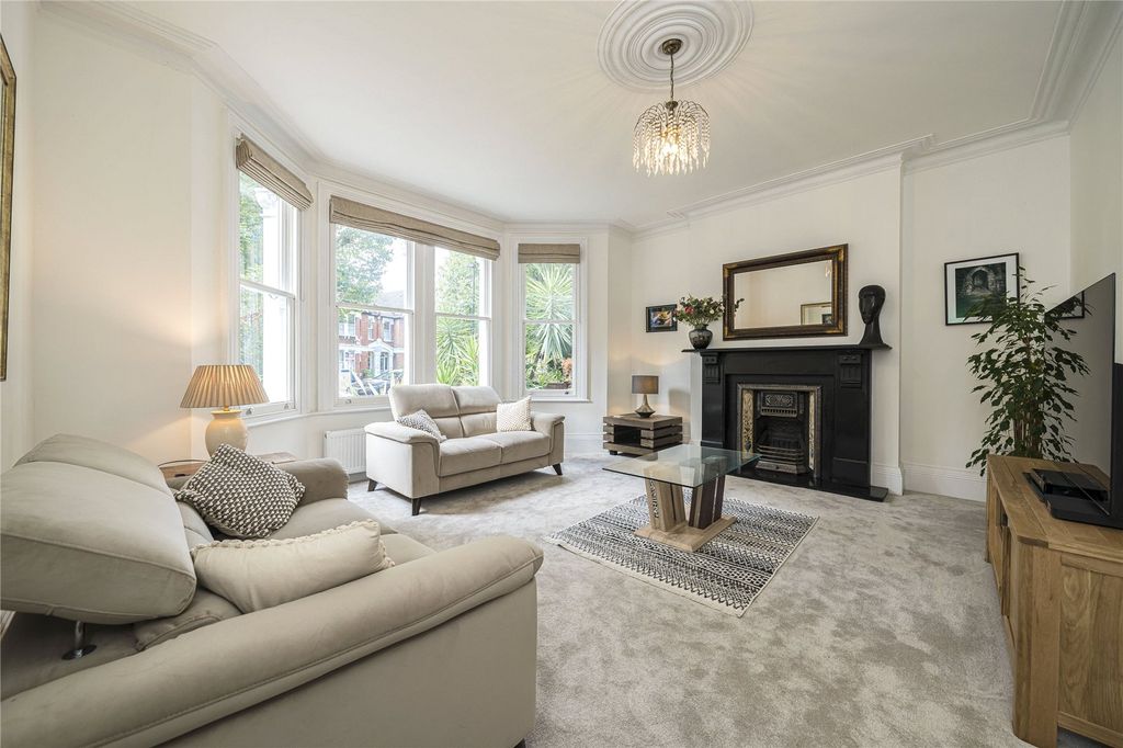 Property photo 3 of 17 Picture No. 25