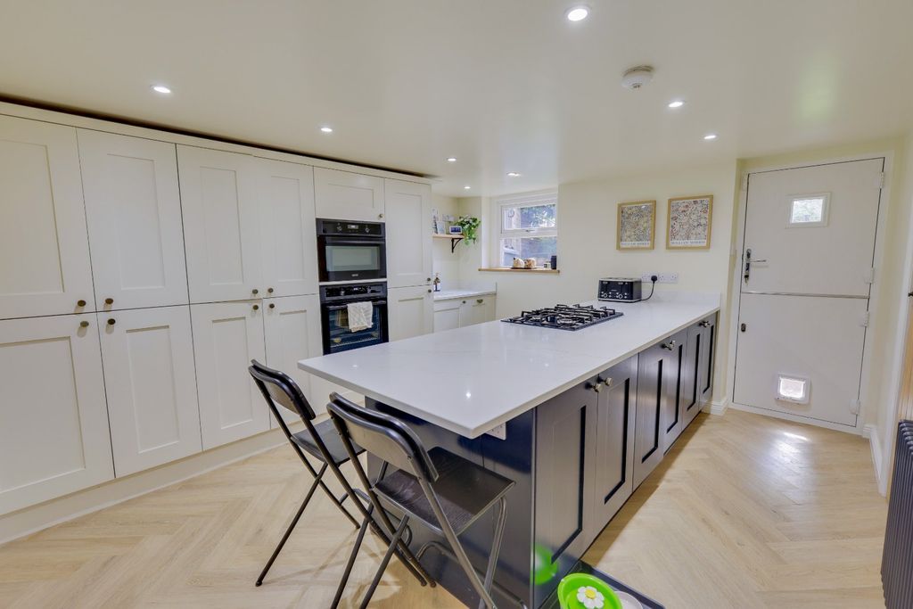 Property photo 3 of 18 Picture No. 06
