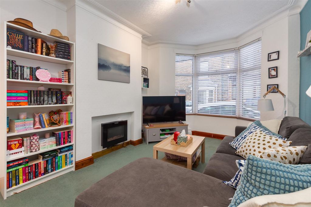 Property photo 2 of 16