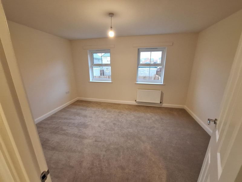 Property photo 3 of 12 Photo 11