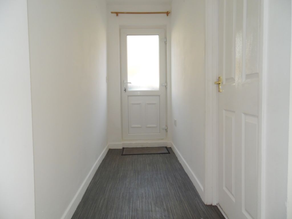 Property photo 2 of 24 Entrance Hall