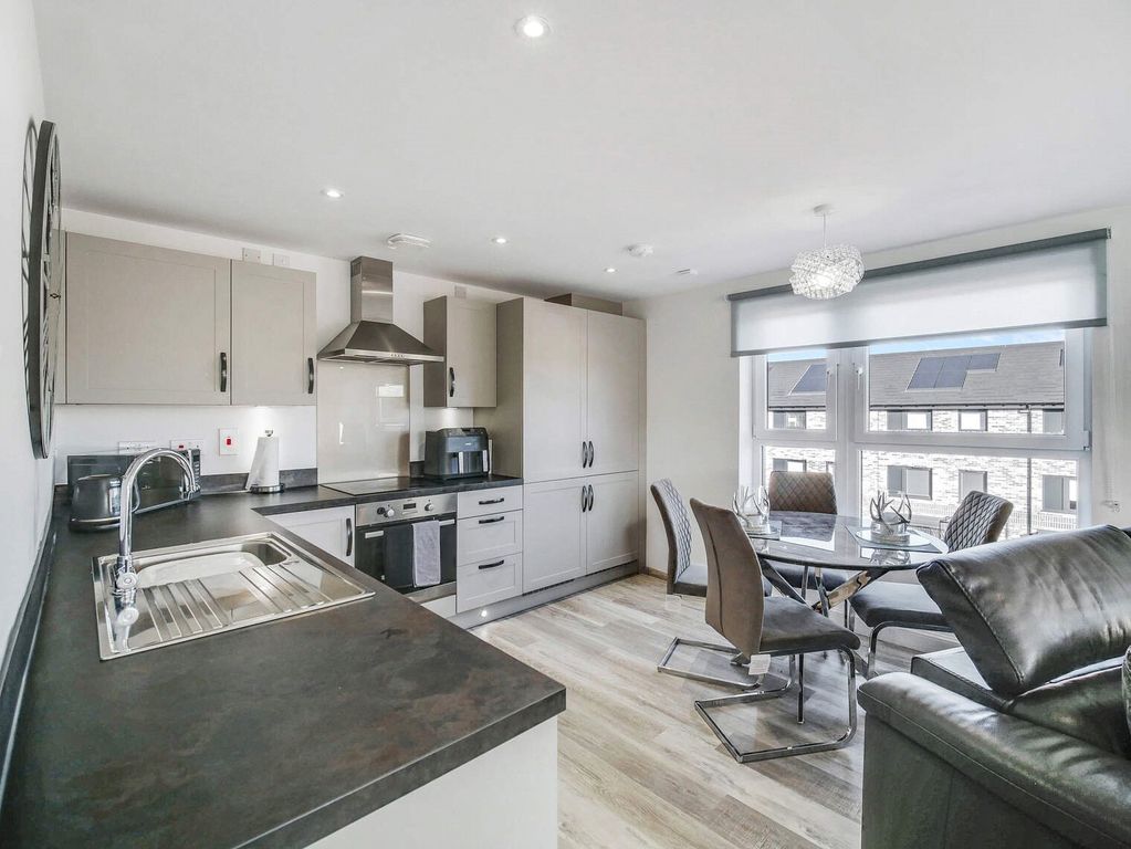 Property photo 2 of 19 Picture No. 14