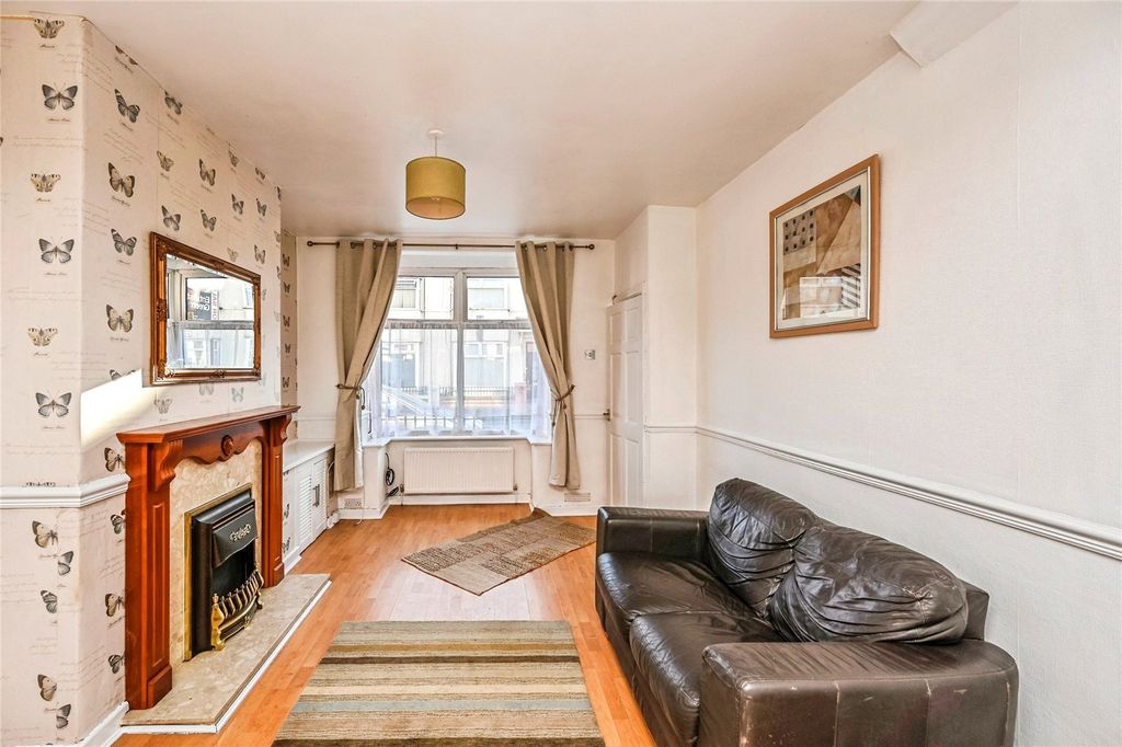 Property photo 3 of 14 Picture No. 08