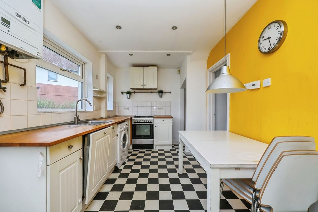 Property photo 3 of 11 Pbox-Img.Jpg