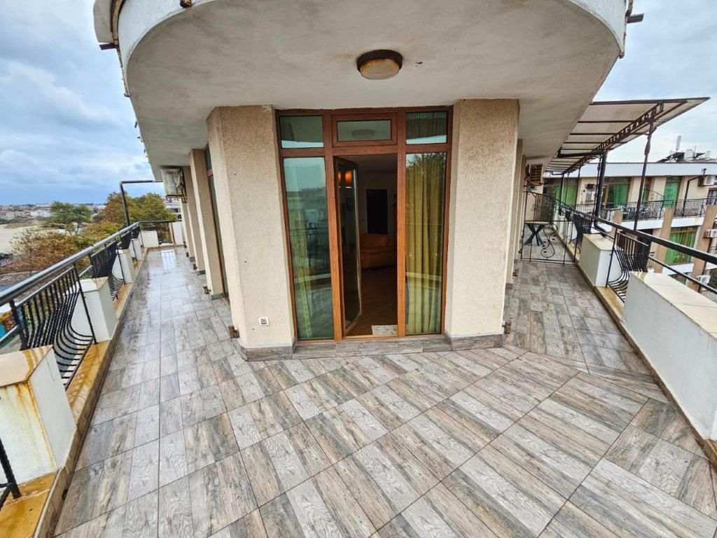 Property photo 3 of 21