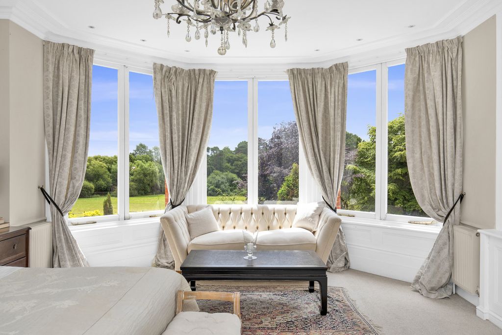 Property photo 3 of 33