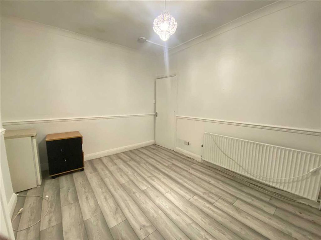 Property photo 2 of 3