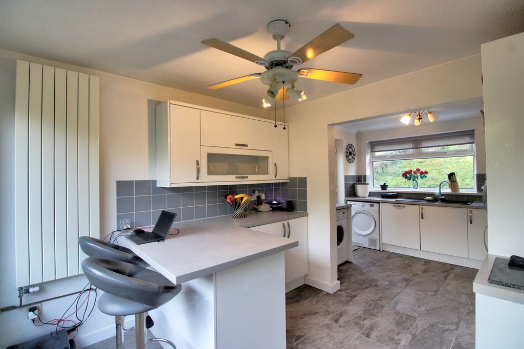 Property photo 2 of 13 Img_1301_2_3_Interior 4