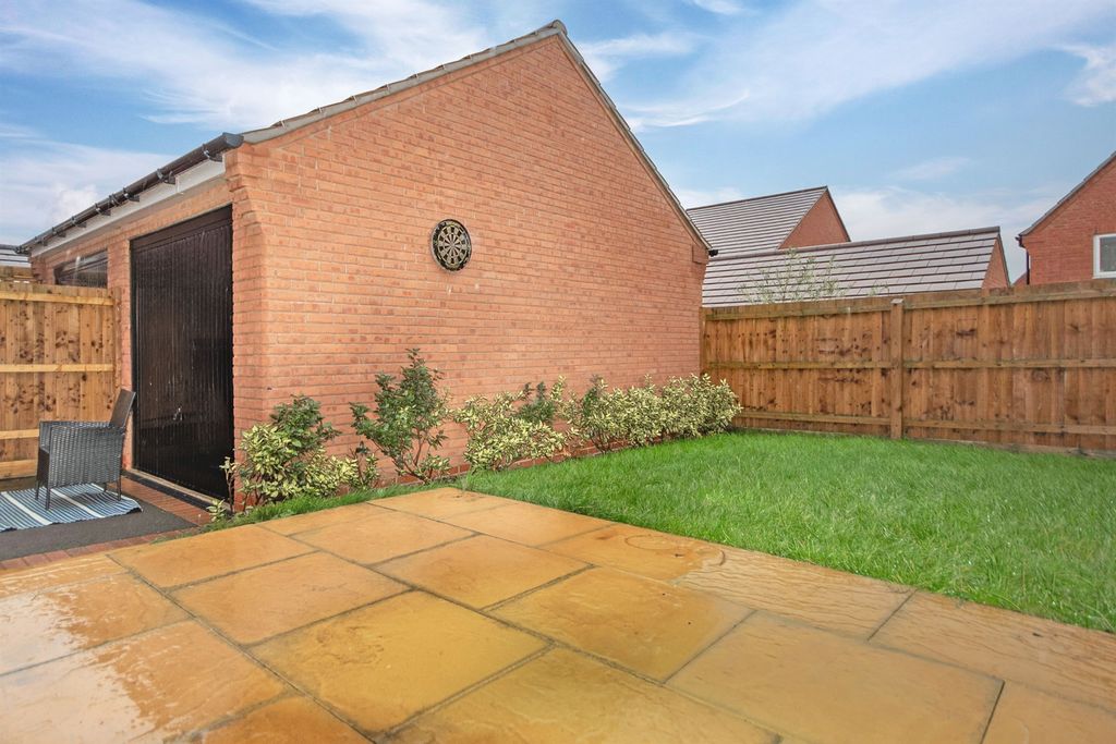 Property photo 2 of 11