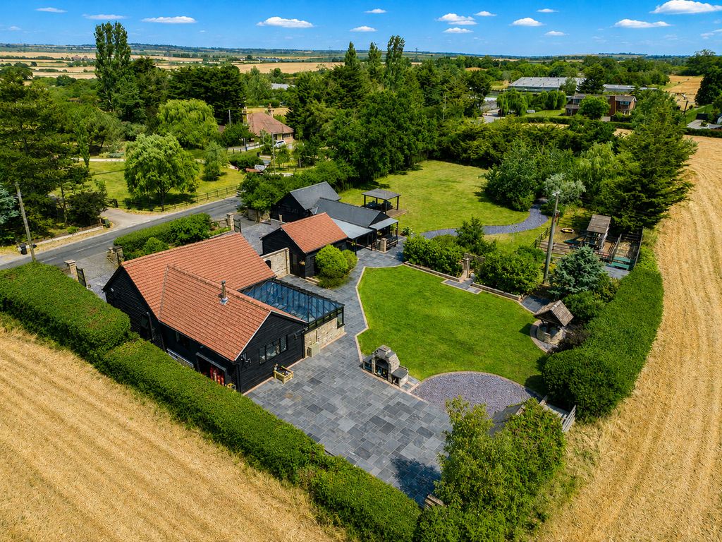 Property photo 2 of 36