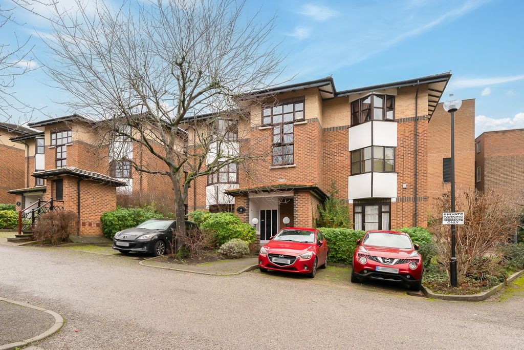 Property photo 1 of 6 4778110