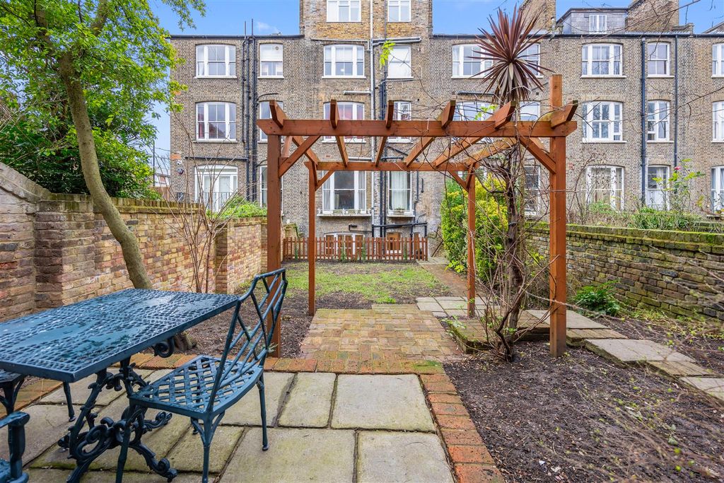 Property photo 2 of 11