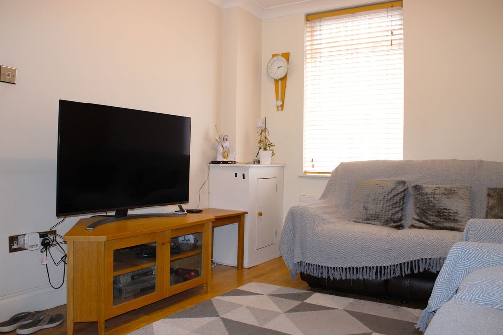 Property photo 2 of 10 Lounge Area