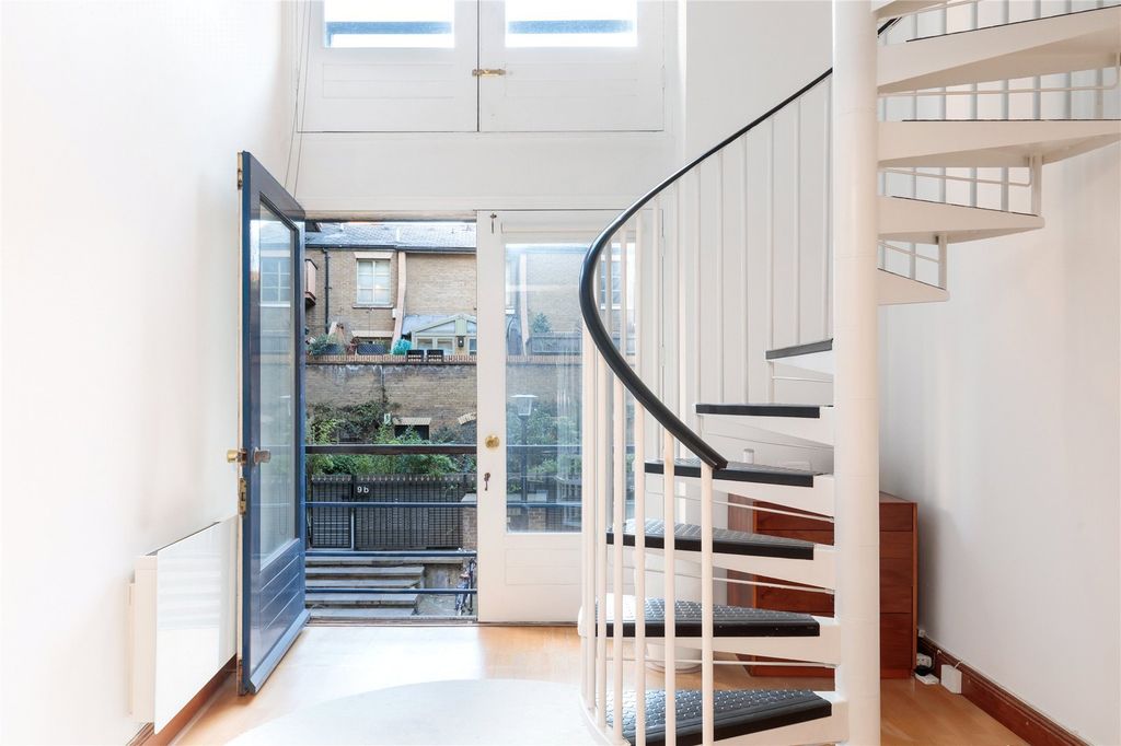 Property photo 3 of 15