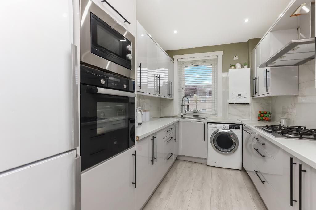 Property photo 3 of 22 Kitchen