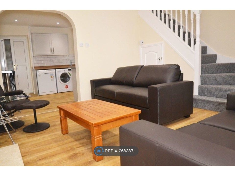 Property photo 2 of 10 Sitting Room 1