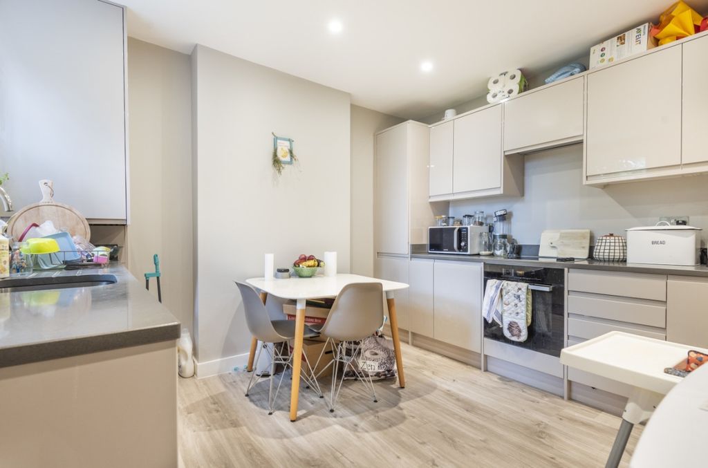 Property photo 1 of 8 636927 (3)
