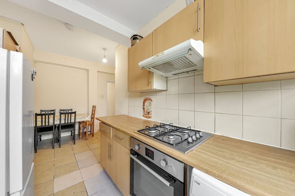 Property photo 3 of 14