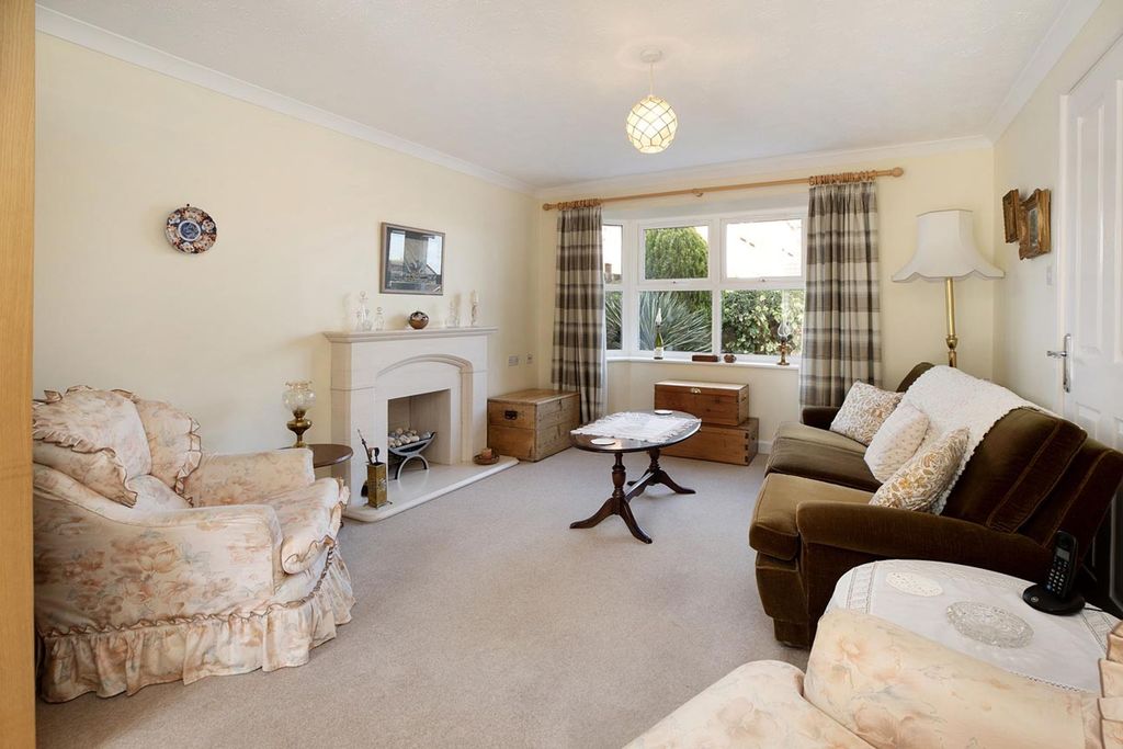 Property photo 2 of 18