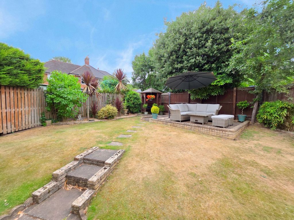 Property photo 2 of 23