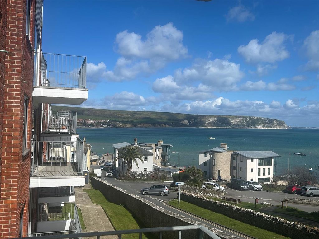 Property photo 2 of 27 Bay 2_1.Jpg