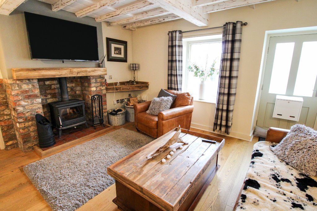 Property photo 2 of 15 Sitting Room