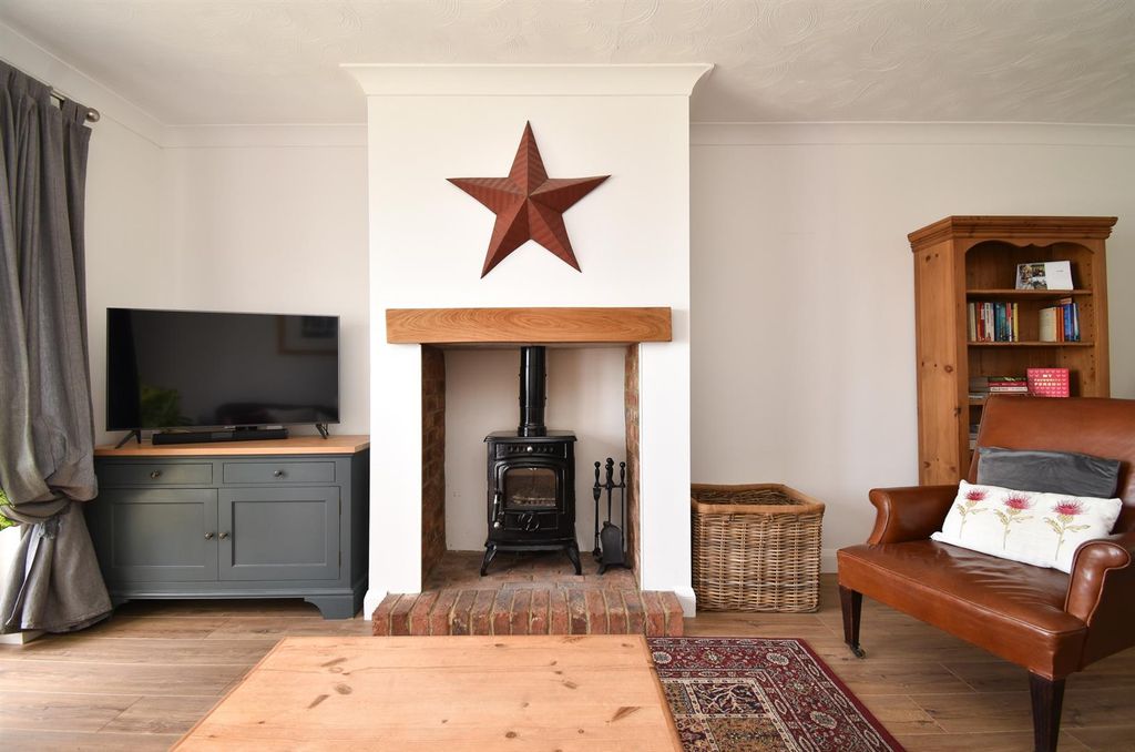 Property photo 3 of 15 Living Room