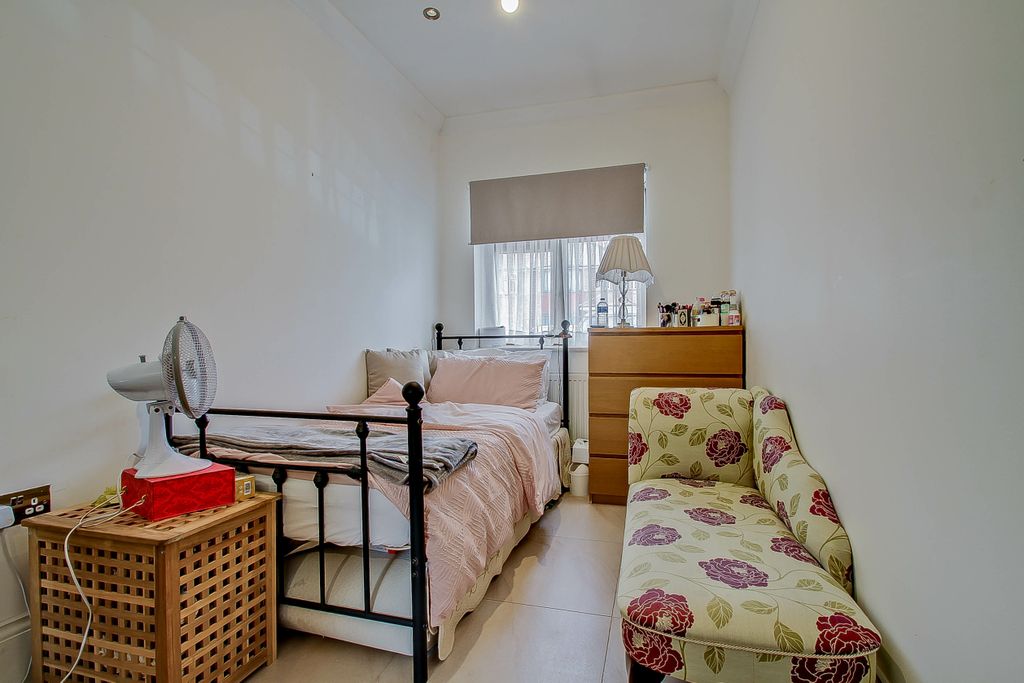 Additional image 8 of 4 bed semi-detached house for saleAshness Gardens, Greenford UB6