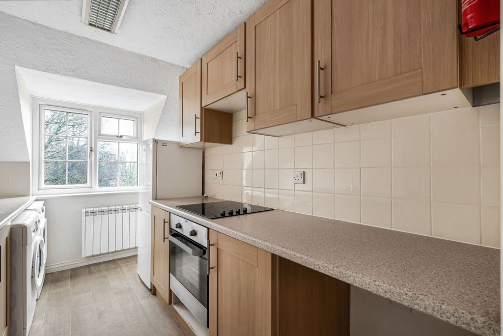 Property photo 3 of 14 Picture No. 17