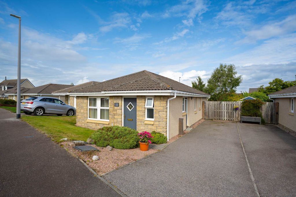 Property photo 1 of 27