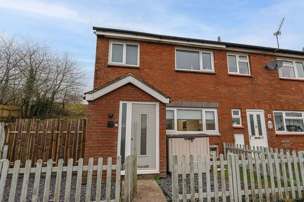 Property photo 1 of 32