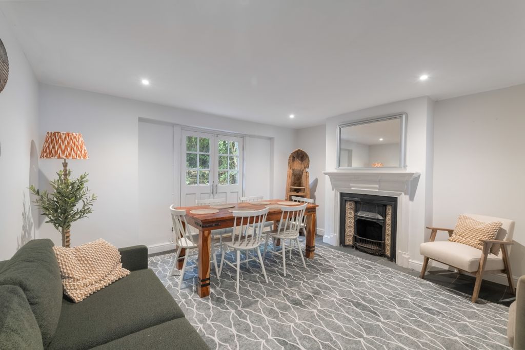 Property photo 1 of 24 Ashburnham